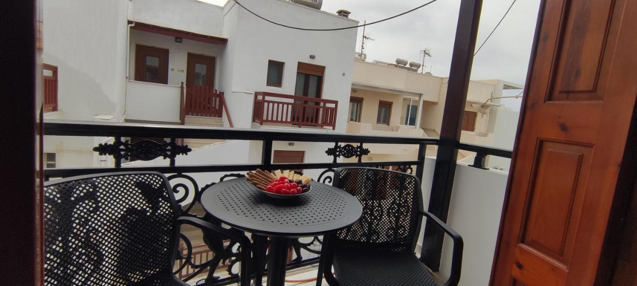 Kapetanos Rooms Naxos City 外观 照片