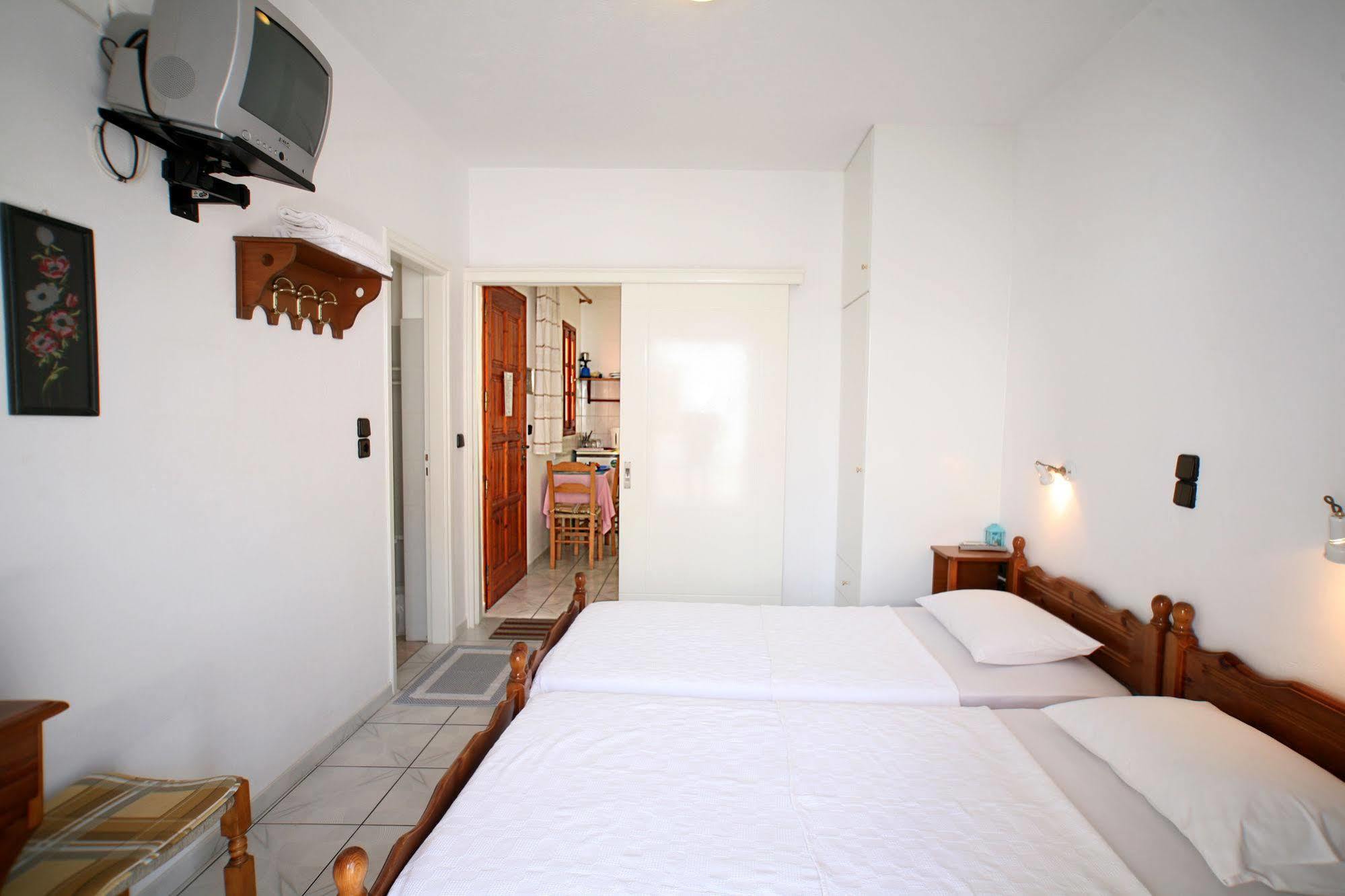 Kapetanos Rooms Naxos City 外观 照片